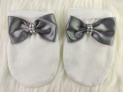 Grey on White Blanket Set