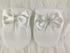 White On White Blanket Set ( Queen Crown )